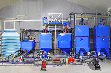 Liquid feeding system